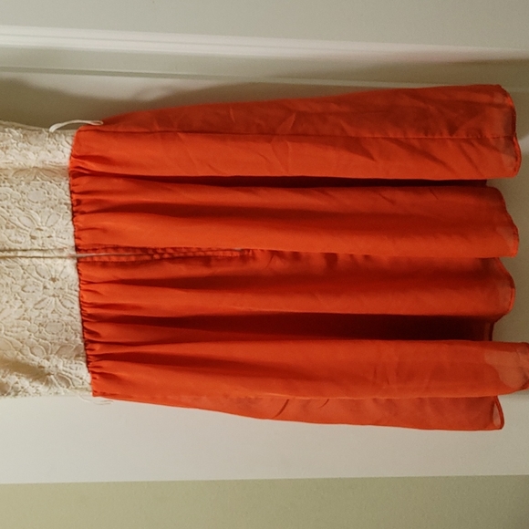 City triangles size 3 dress. - Picture 9 of 9